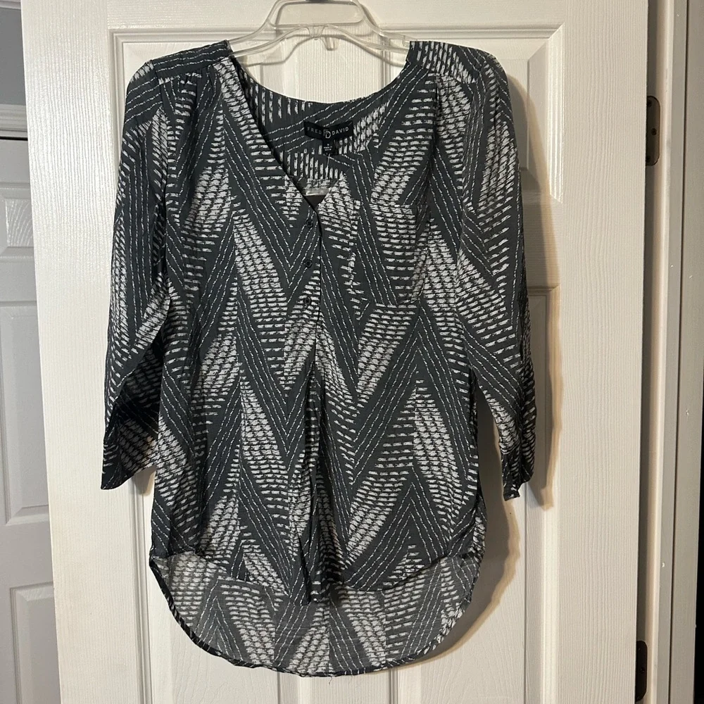 NWT Fred David Chevron Pattern Button Down Top - Picture 1 of 16